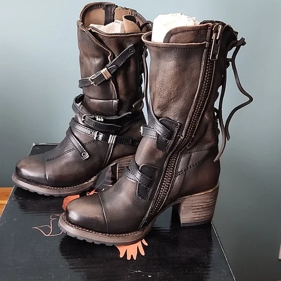 Freebird Cora - Picture 2 of 9